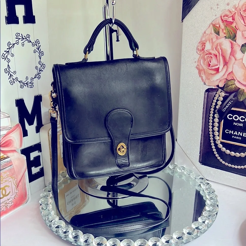Coach vintages black leather Crossbody Bag - Picture 1 of 11